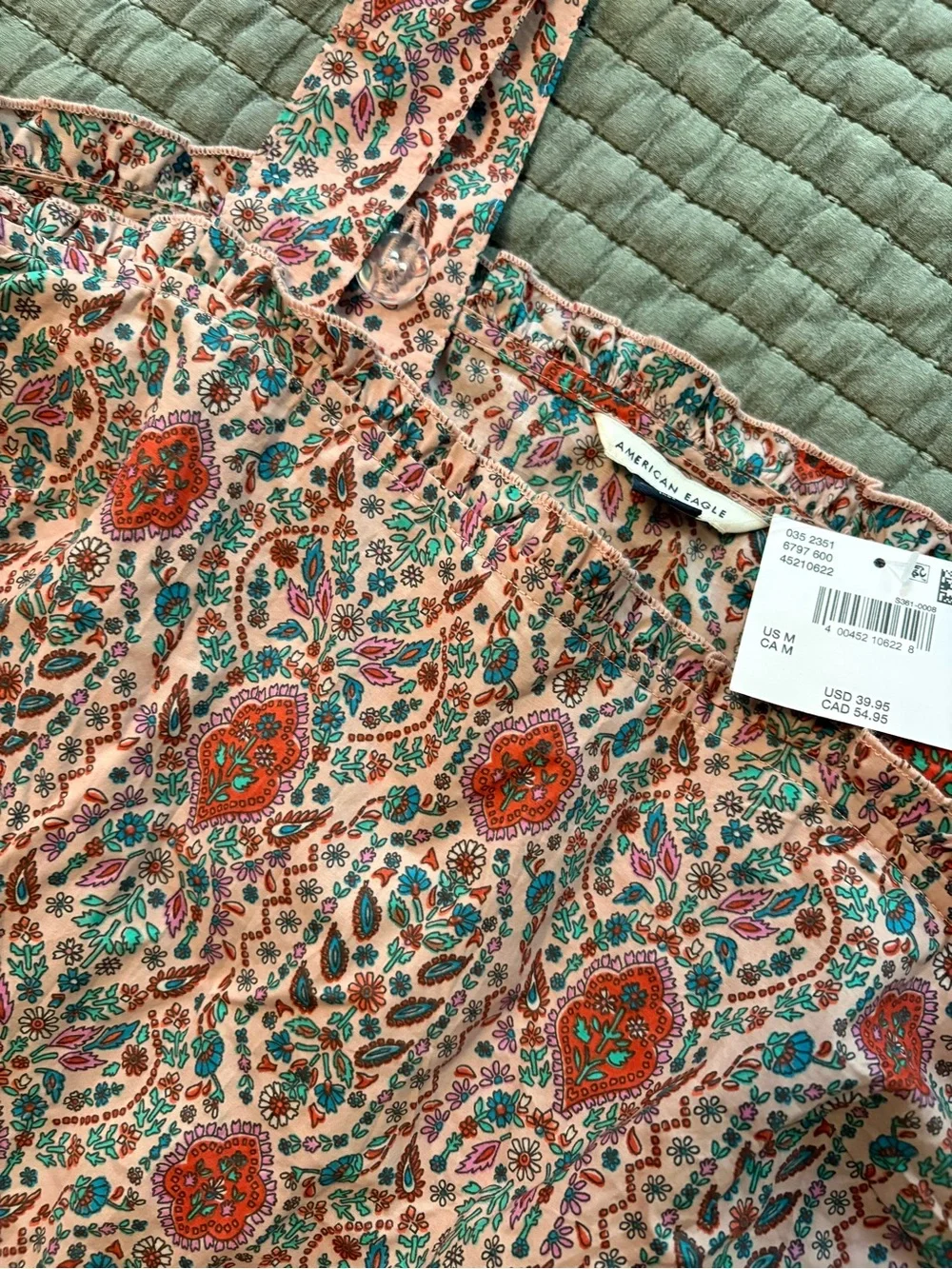 American Eagle Outfitters lightweight sleeveless